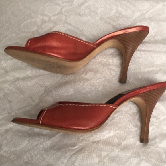 Bernardo reddish color slip ons - Picture 2 of 8